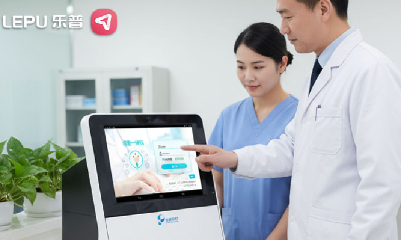 政策红利落地基层：健康一体机让健康管理服务 “触手可及”